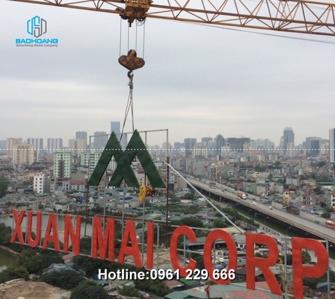 Làm chữ trên nóc nhà