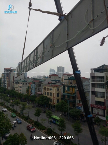 Làm chữ trên nóc nhà