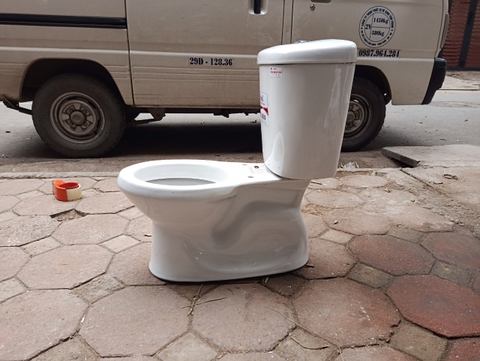 Bồn Cầu 2 Khối Thái Bình rẻ xả gạt