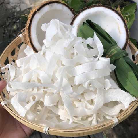 MỨT DỪA BÁNH TẺ