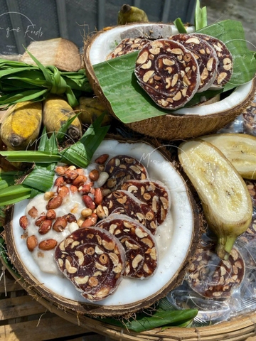 KẸO CHUỐI CUỘN ĐẬU PHỘNG (Hũ 500G)