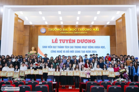 KHƠI DẬY ĐAM MÊ KHOA HỌC - GIẢI THƯỞNG KHOA HỌC VÀ CÔNG NGHỆ DÀNH CHO SINH VIÊN
