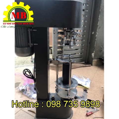 Máy xoáy nắp chai bán tự động