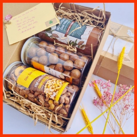 Bộ qu� tặng 8/3 gồm C� ph�, Mật ong nguy�n chất, Hạt Mắc Ca, Bột cacao, Hạt điều rang muối thơm ngon từ N�ng sản GIỌT NẮNG