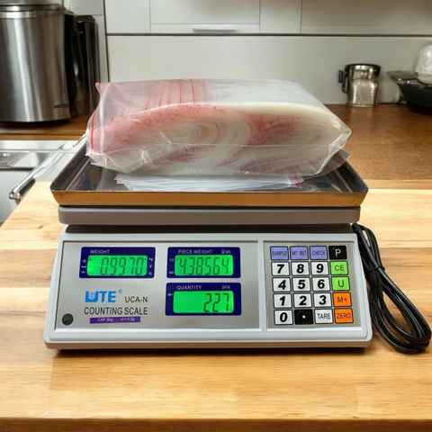 Cân đếm số lượng điện tử 3KG/0.1G UCA-N