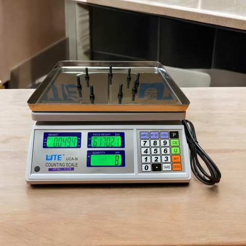 Cân đếm số lượng điện tử 15KG UCA-N