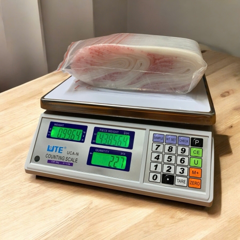 Cân đếm số lượng điện tử 30KG UCA-N