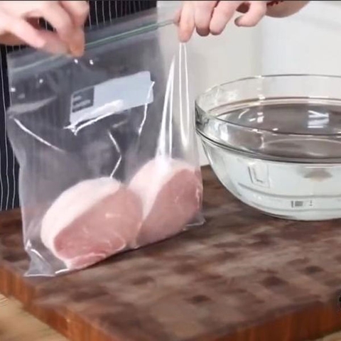 Cách Hút Chân Không Bằng Nước Đơn Giản Ngay Tại Nhà