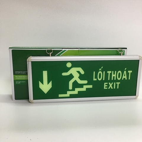 Đèn exit chỉ dẫn thoát hiểm đi xuống cầu thang bên trái