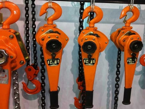 Pa lăng xích lắc tay 0,75 tấn