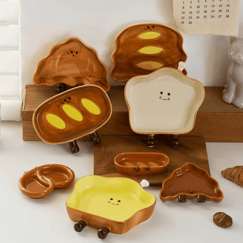 Dĩa sứ hình bánh mì dễ thương