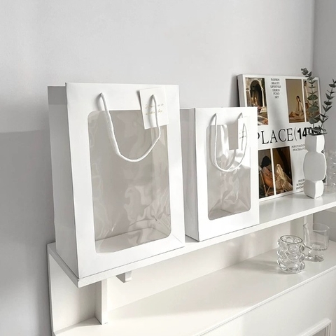 Túi giấy đựng quà mặt kính nhiều size