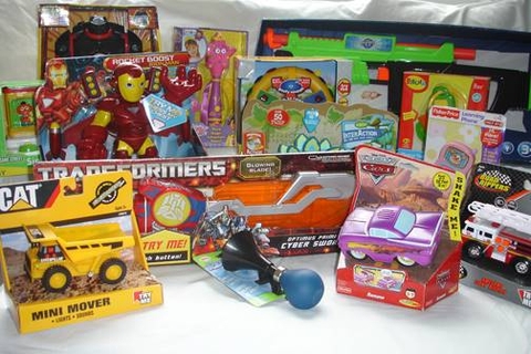 Bạn có biết cách chọn đồ chơi cho con?