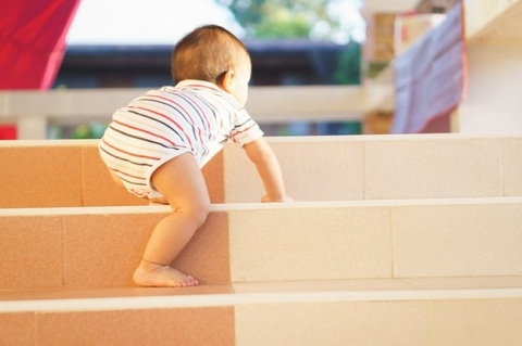 Những phát triển thể chất và giác quan vượt bậc của bé từ 8 - 11 tháng tuổi