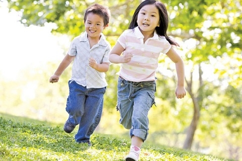 Trẻ chơi đùa, không chỉ vui chơi mà còn bổ ích