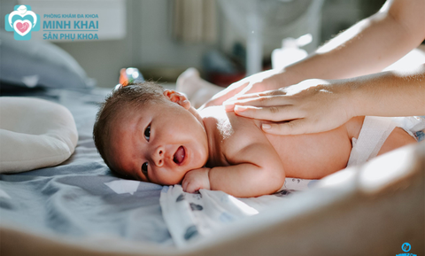 Hướng Dẫn Chi Tiết Cách Tắm Nắng Cho Trẻ Sơ Sinh