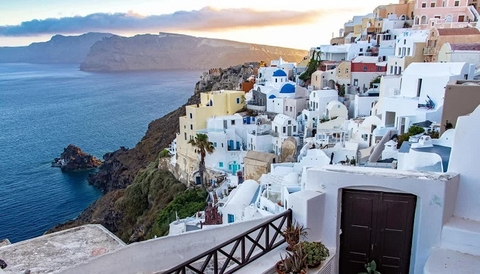 Khám Phá Hòn Đảo Santorini Huyền Bí - Thiên Đường Du Lịch Hy Lạp