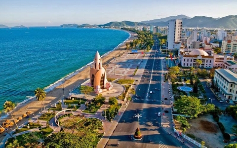 21 DAYS DISCOVERING AWESOME VIETNAM HOCHIMINH - MEKONG - NHATRANG - HOIAN - DANANG - NINHBINH - HANOI 