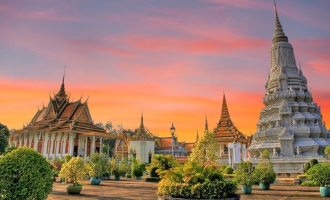 28 DAYS DISCOVERING AWESOME CAMBODIA & VIETNAM