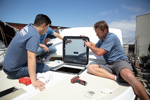 Cách Thay Thế Nắp Hầm Cho Tàu Thuyền Cano