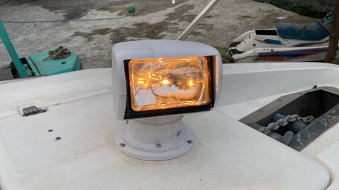S40323-24V Đèn Pha Chiếu Luồng Cano 24V, Bóng Halogen, Màu Trắng, Hàng Mới 100%.