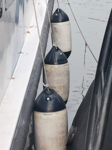 Phao Đệm Chống Va đập cho tàu thuyền Mastersea, mã F3 kích thước 22 x 75 cm, Dùng cho cano dưới 15 mét