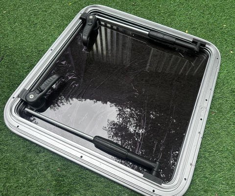 Cửa Nóc Khung Nhôm, Kính Acrylic, Kích Thước trong (442x442)mm, ngoài (507x507)mm, Mã: BS0095AA44, Dùng cho Tàu Thuyền, Không Hiệu, Hàng mới 100%