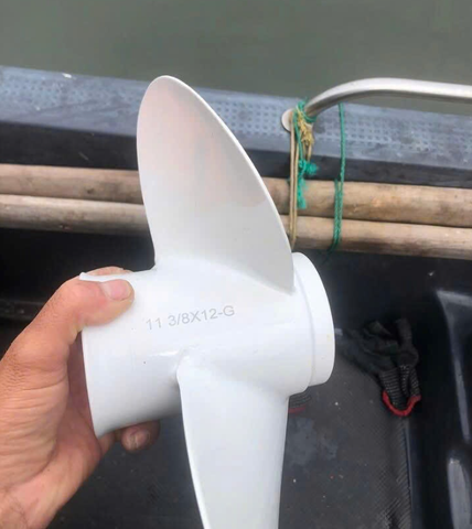 69W-45952-00 chân vịt nhôm 11-3/8 x 12G rất phổ biến cho máy 40–60HP Yamaha