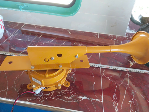 Còi Điện 24V Màu Vàng Siêu TO , Loại Lớn Cho Xe Tải, Tàu Sà Lan 128dB, Dài 56cm, Mã BS560