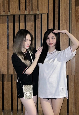 Áo thun Thom Browne Viền Sọc Basic