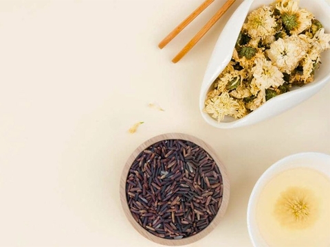 Bật mí tác dụng tuyệt vời của trà gạo lứt hoa cúc có thể bạn chưa biết