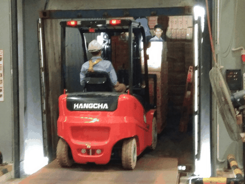 6 lợi ích khi sử dụng xe nâng điện