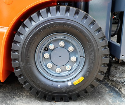 Vì sao lốp xe nâng mòn không đều? Cảnh báo vấn đề tiềm ẩn trong hệ thống