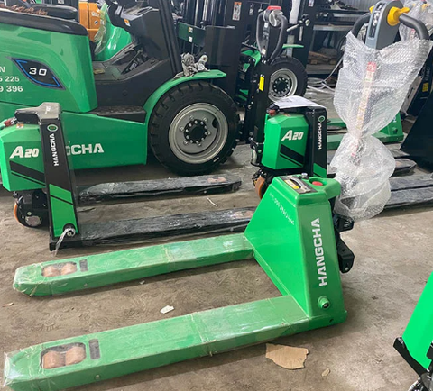 Những yếu tố nhỏ trong kho có thể làm xe nâng tay cơ xuống cấp nhanh hơn