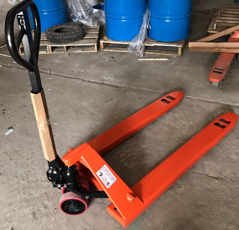 Những dấu hiệu cho thấy xe nâng tay cơ đang hoạt động kém hiệu quả