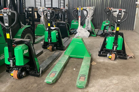 Vì sao xe nâng tay cơ thường xuống cấp nhanh trong một số kho hàng?