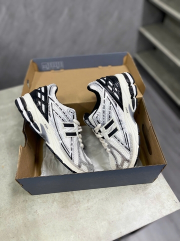 Giày New Balance 1906R ‘Silver Metallic Black’ M1906RER