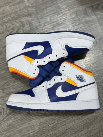 ( Chính Hãng ) GIÀY NIKE AIR JORDAN 1 MID GS ‘WHITE DEEP ROYAL BLUE’ 554725-131