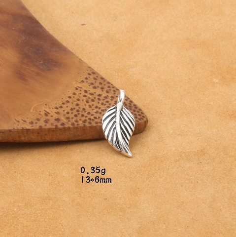 Mặt treo lá đặc 13*6mm