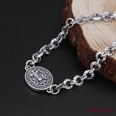 Lắc tay charm bạc Thái Đức Mẹ với thiết kế tinh tế, sắc xảo