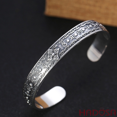 Vòng kiềng bạc đeo tay