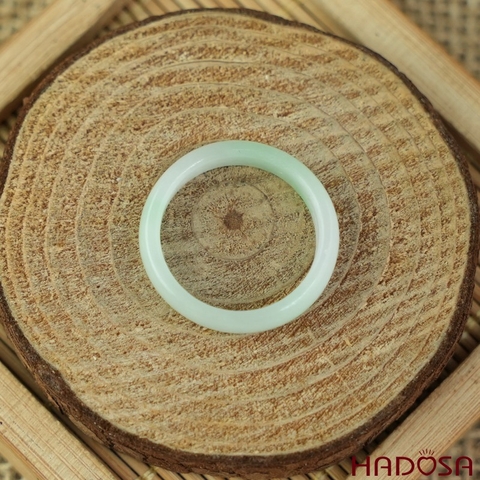 Nhẫn Cẩm thạch  xanh trong bản oval ni 19