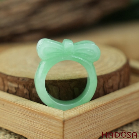 Nhẫn Cẩm thạch xanh táo chạm nơ ni 13