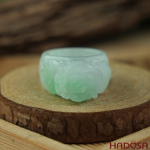 Nhẫn Cẩm thạch trắng lí chạm hoa hồng ni 16