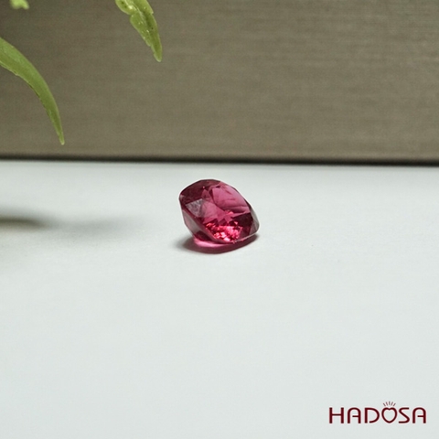 Spinel đỏ VN (100% natural) vuông 6mm 1.4cts
