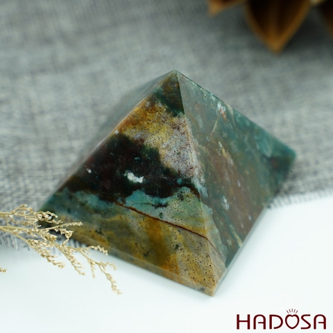 Kim tự tháp mã não rêu 6cm 200gr