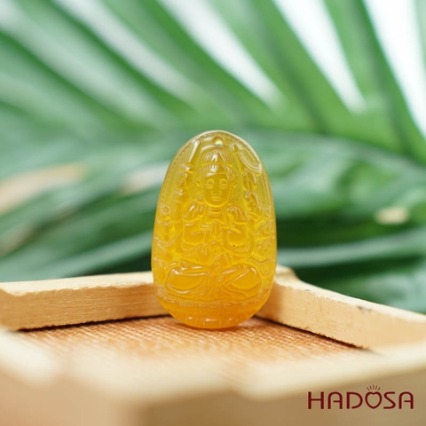 Mặt Phật bản mệnh Thiên Thủ Thiên Nhãn (Tý) mã não vàng 37mm