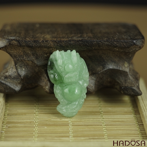 Mặt Cẩm Thạch Rồng ngậm long châu 19x31mm