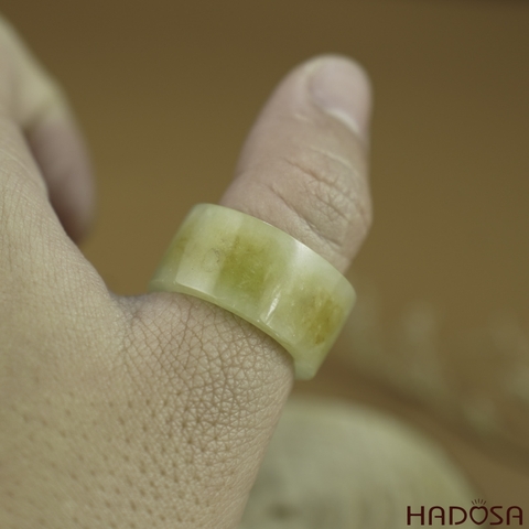 Nhẫn Càn Long Cẩm Thạch trắng huyết sứ ni 17