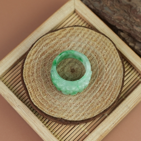 Nhẫn Cẩm Thạch xanh vân lý chạm hoa ni 14